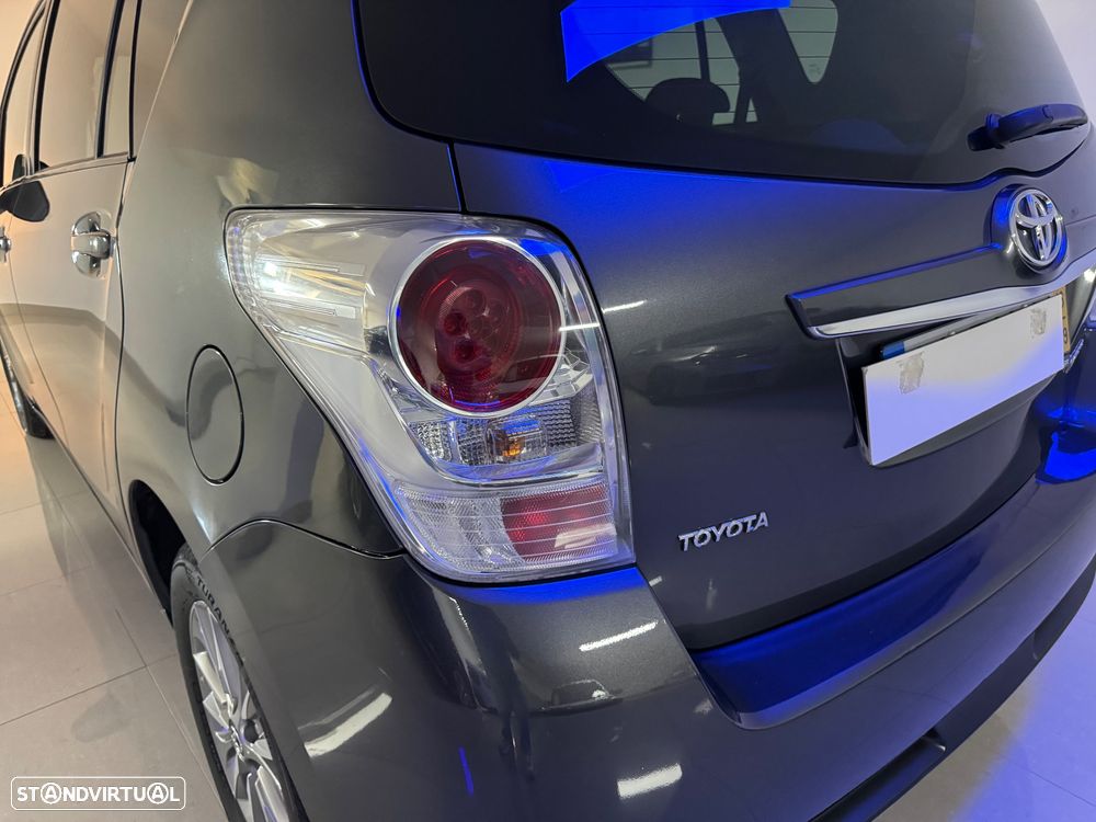 Toyota Verso 1.6 D-4D Exclusive - 38