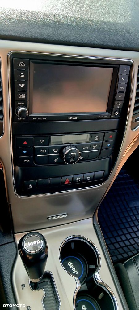 Jeep Grand Cherokee - 33