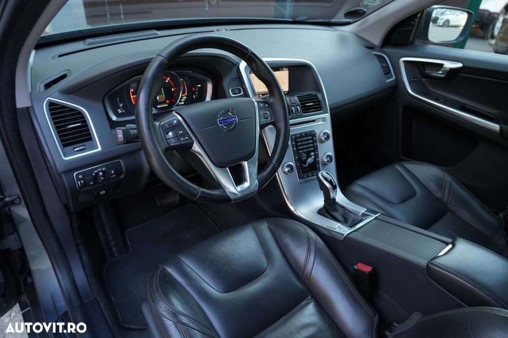 Volvo XC 60 D4 Geartronic Summum - 17