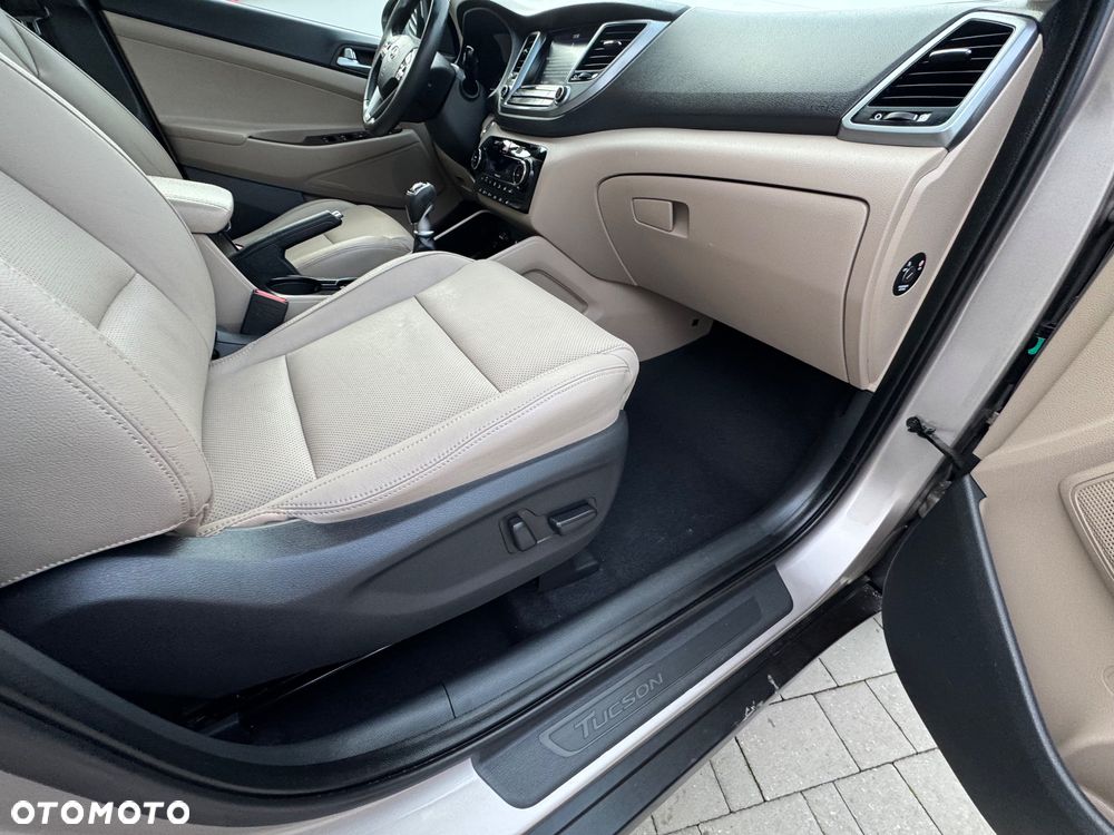 Hyundai Tucson blue 1.7 CRDi 2WD Passion Plus - 22