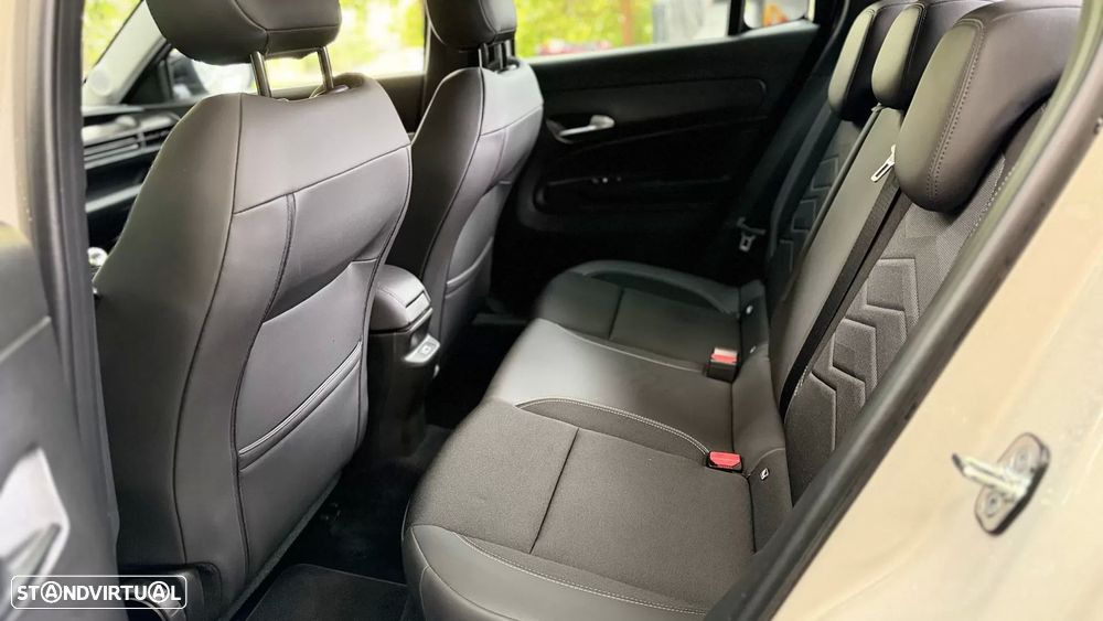 Jeep Avenger 1.2 GSE T3 Altitude - 11