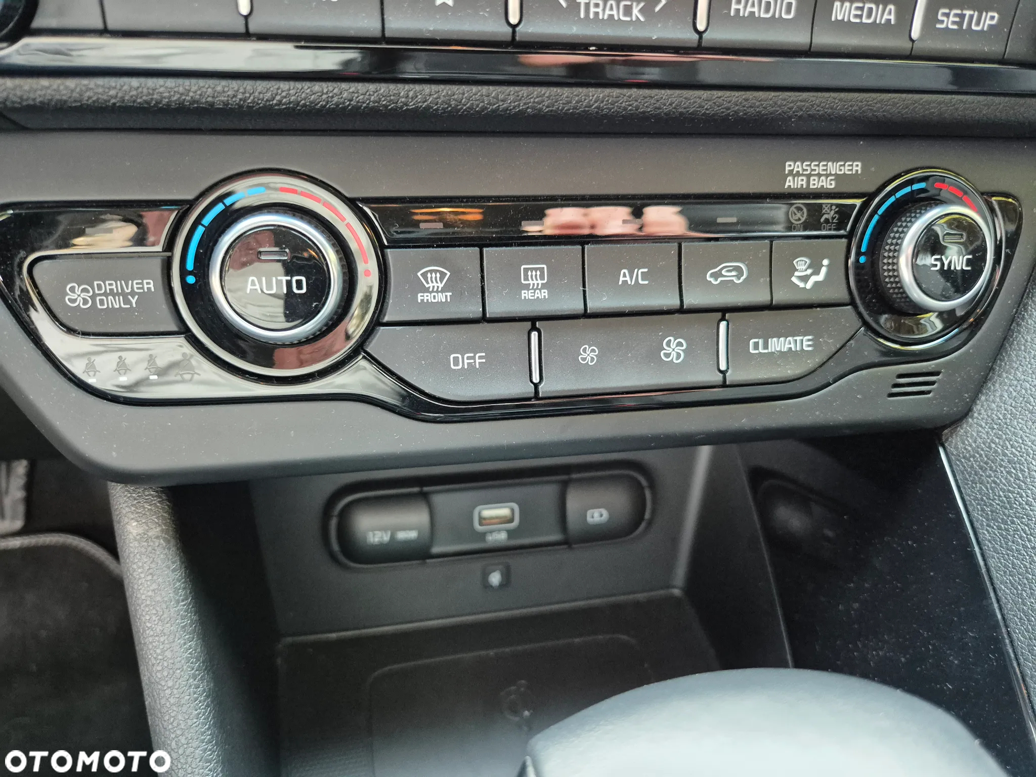 Kia Niro 1.6 GDI Hybrid Business Line - 16