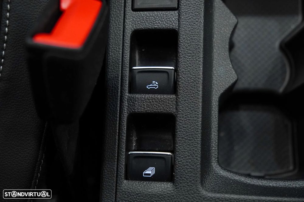 VW T-Roc 1.5 TSI R-Line DSG - 33