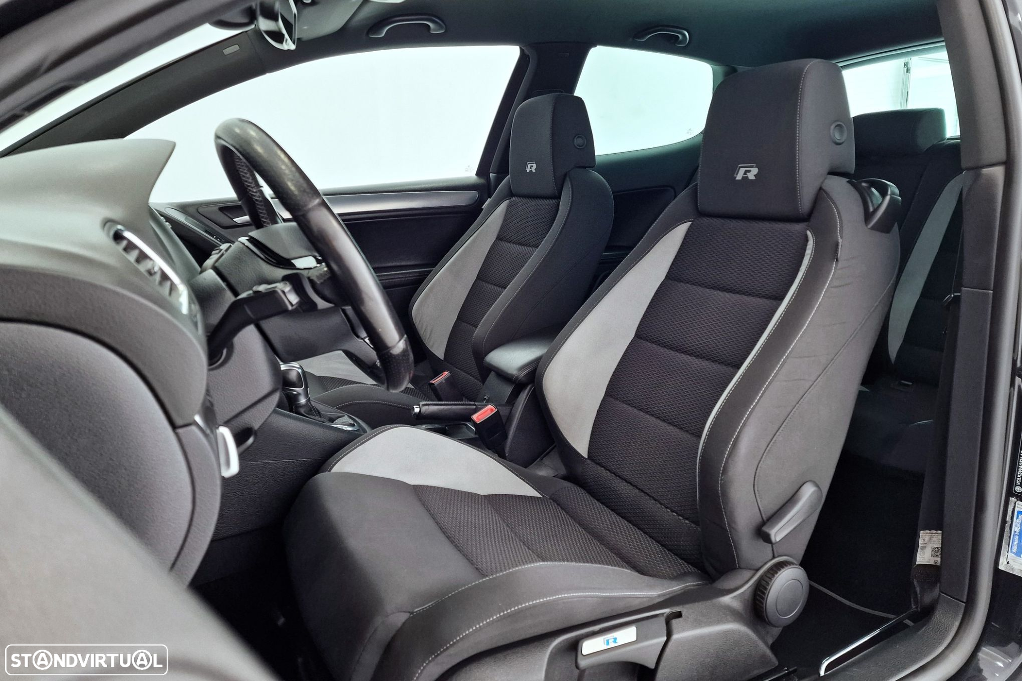 VW Golf 2.0 TSi R20 DSG - 8