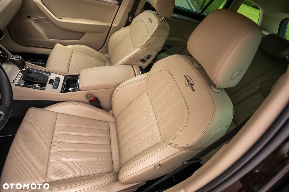 Skoda Superb 2.0 TDI SCR 4x4 L&K DSG - 19