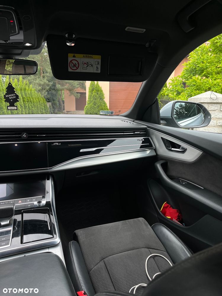 Audi Q8 - 8