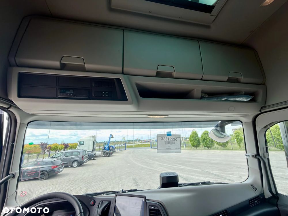 Ford F-MAX - 14