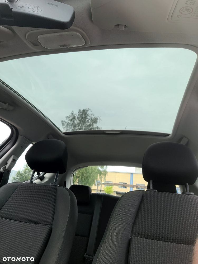 Peugeot 207 1.4 16V Trendy - 12