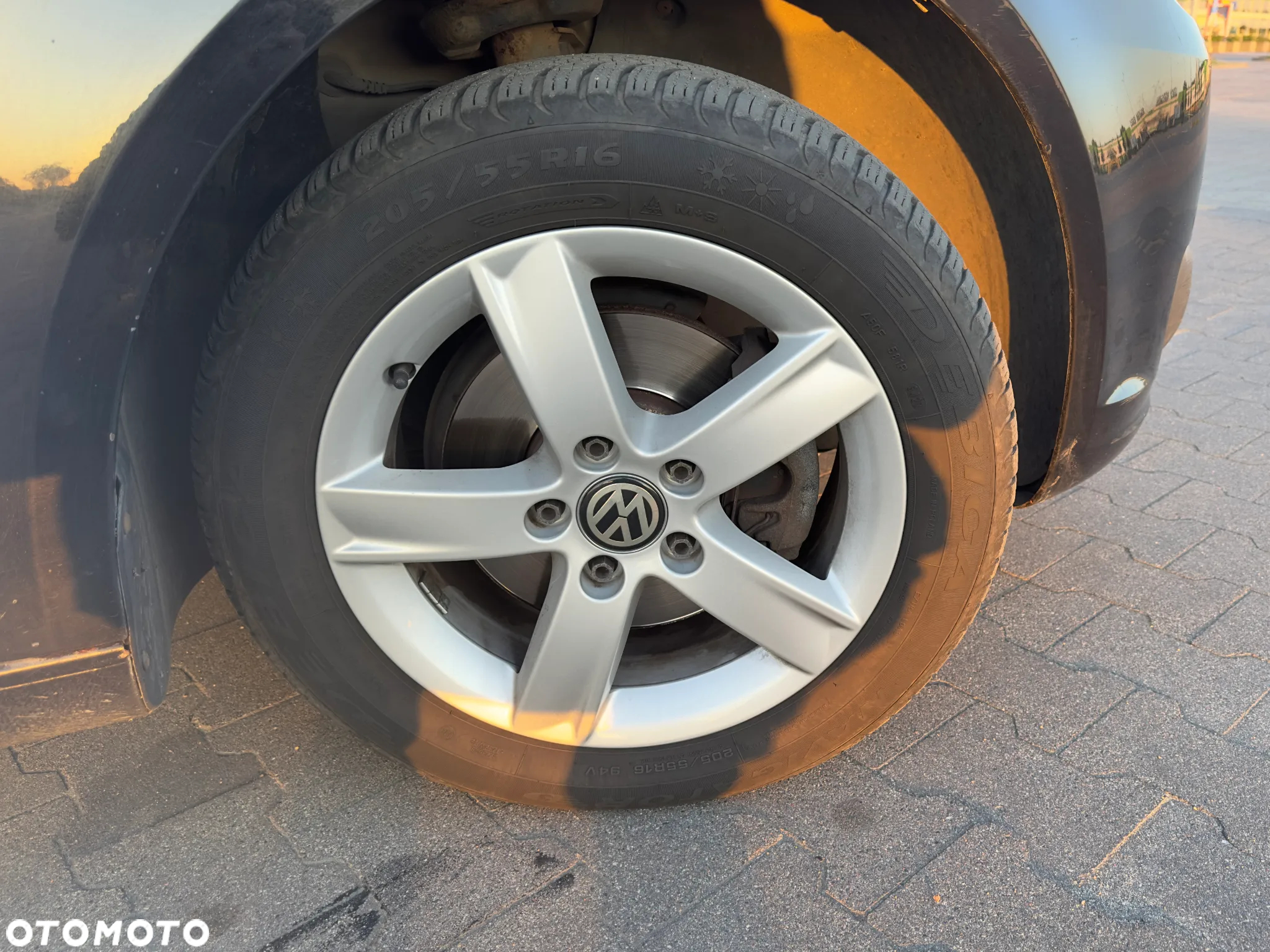 Volkswagen Touran 1.6 TDI DPF BlueMot Trendline - 16