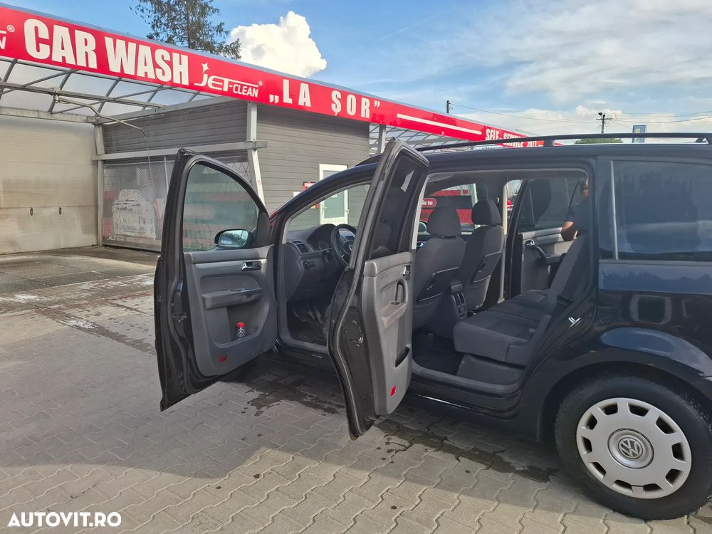 Volkswagen Touran - 7