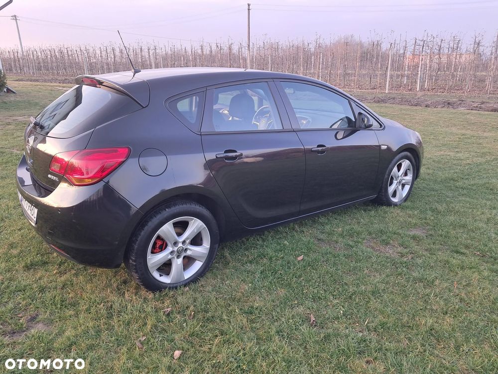 Opel Astra 1.3 CDTI Enjoy ecoFLEX - 1