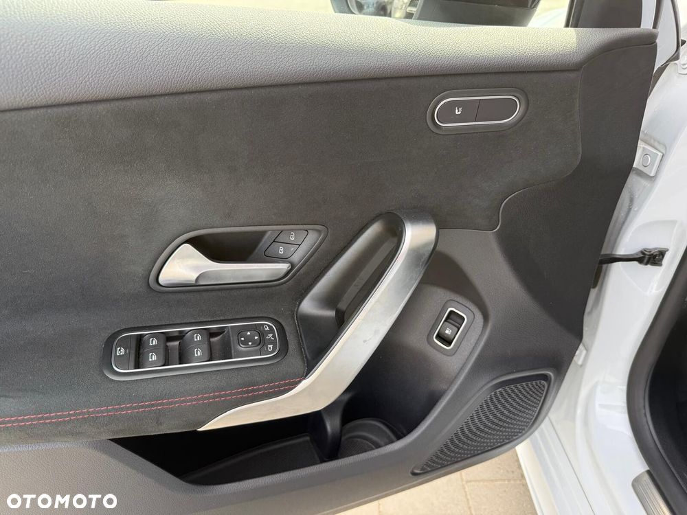 Mercedes-Benz Klasa A 250 e PHEV AMG Line 8G-DCT - 12