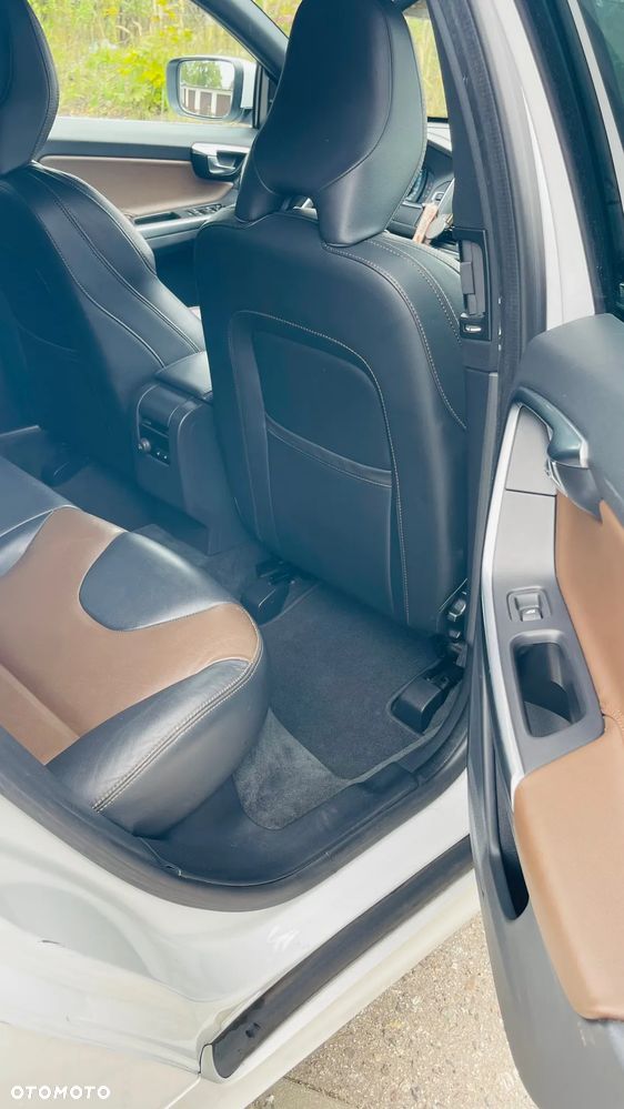 Volvo XC 60 D4 AWD Summum - 17