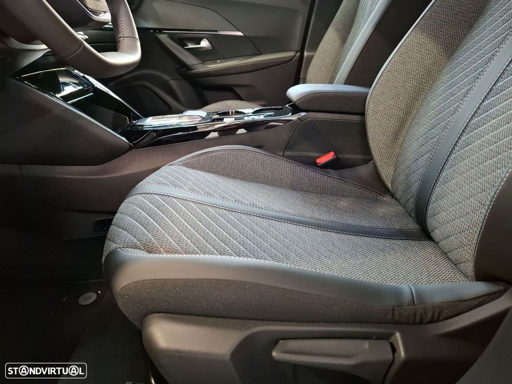 Peugeot e-2008 50 kWh Allure - 24