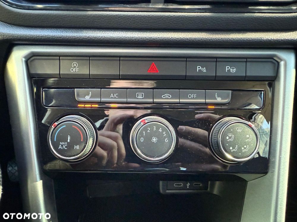 Volkswagen T-Roc 1.5 TSI Life - 25