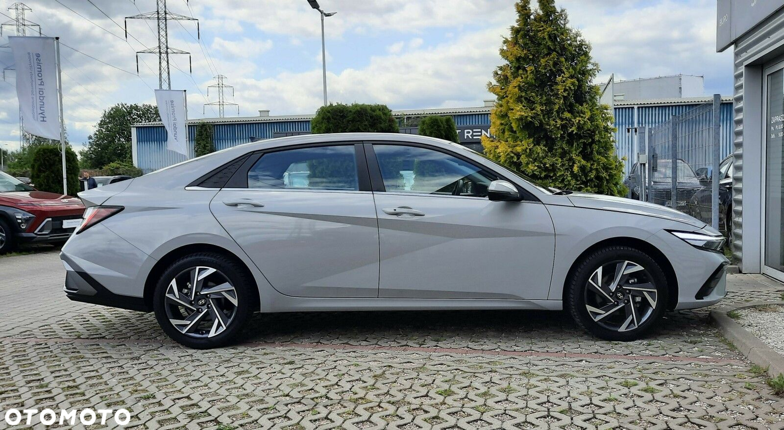 Hyundai Elantra - 23