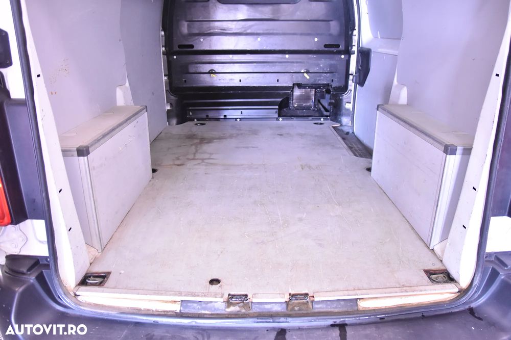 Opel Vivaro - 16
