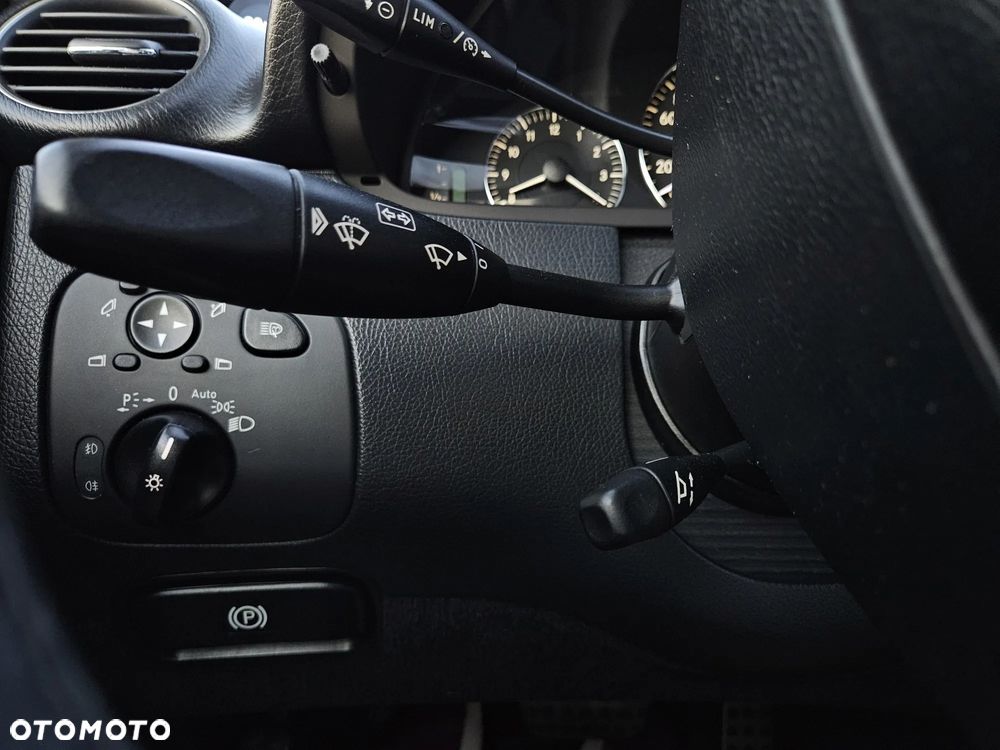 Mercedes-Benz CLK Coupe 280 7G-TRONIC Avantgarde - 12