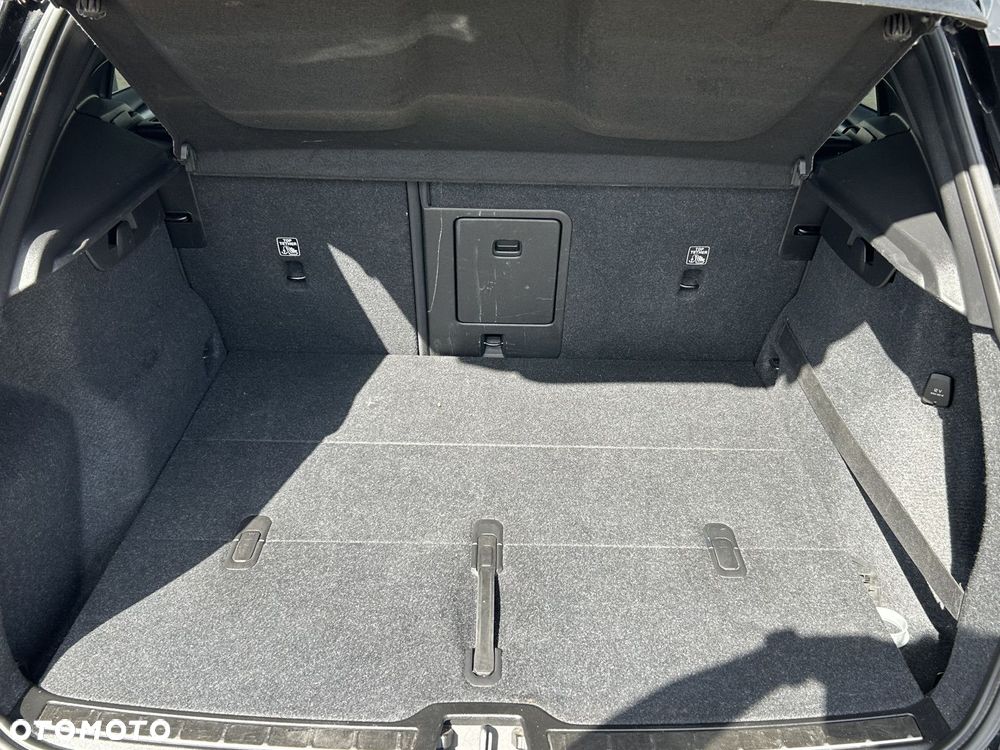 Volvo XC 40 - 30