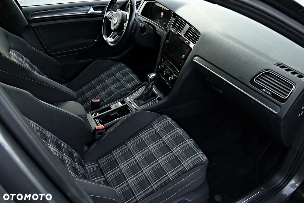 Volkswagen Golf GTD 2.0 TDI SCR DSG - 7