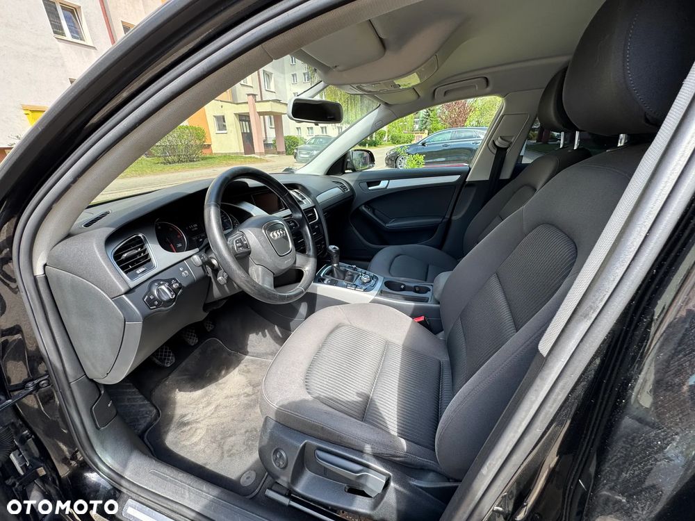 Audi A4 Avant 2.0 TDI DPF Ambiente - 12