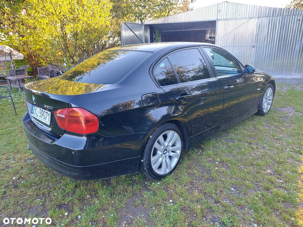 BMW Seria 3 320i - 4