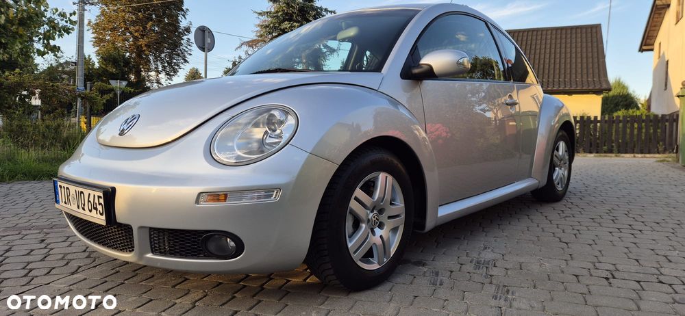 Volkswagen New Beetle - 1