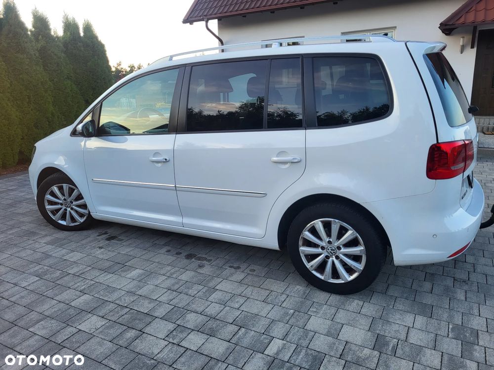 Volkswagen Touran 2.0 TDI Trendline DSG - 8