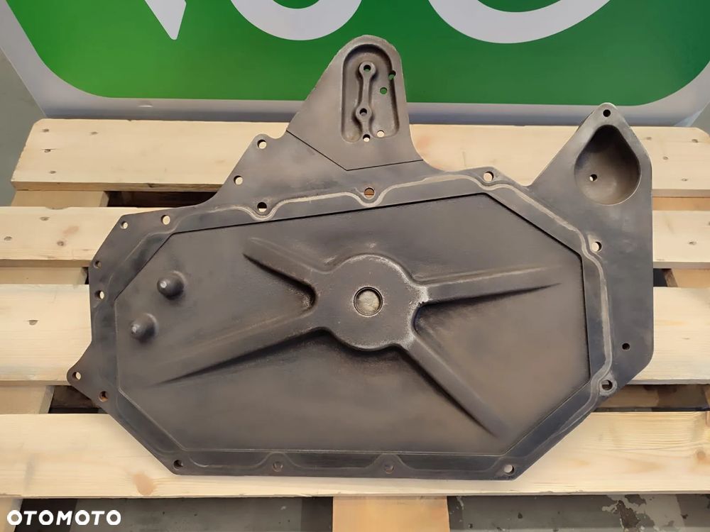 Osłona osprzętu wałka rozrządu R502659 silnika JOHN DEERE 6125HZ007 - 2