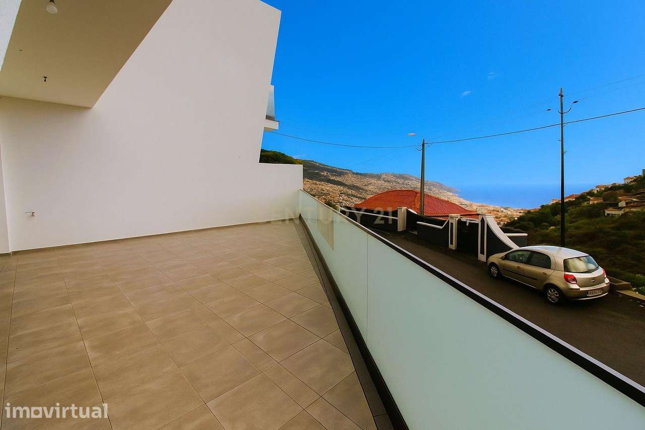 Moradia T3 Nova com Vista Panorâmica sobre a Baía do Funchal - Grande imagem: 3/20