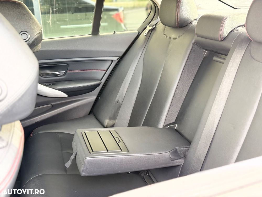 BMW Seria 3 320d Sport Line - 12