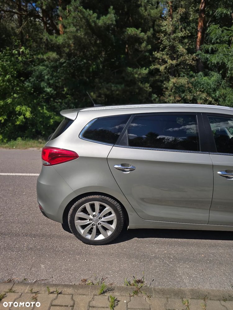 Kia Carens 1.7 CRDi L 7os - 13