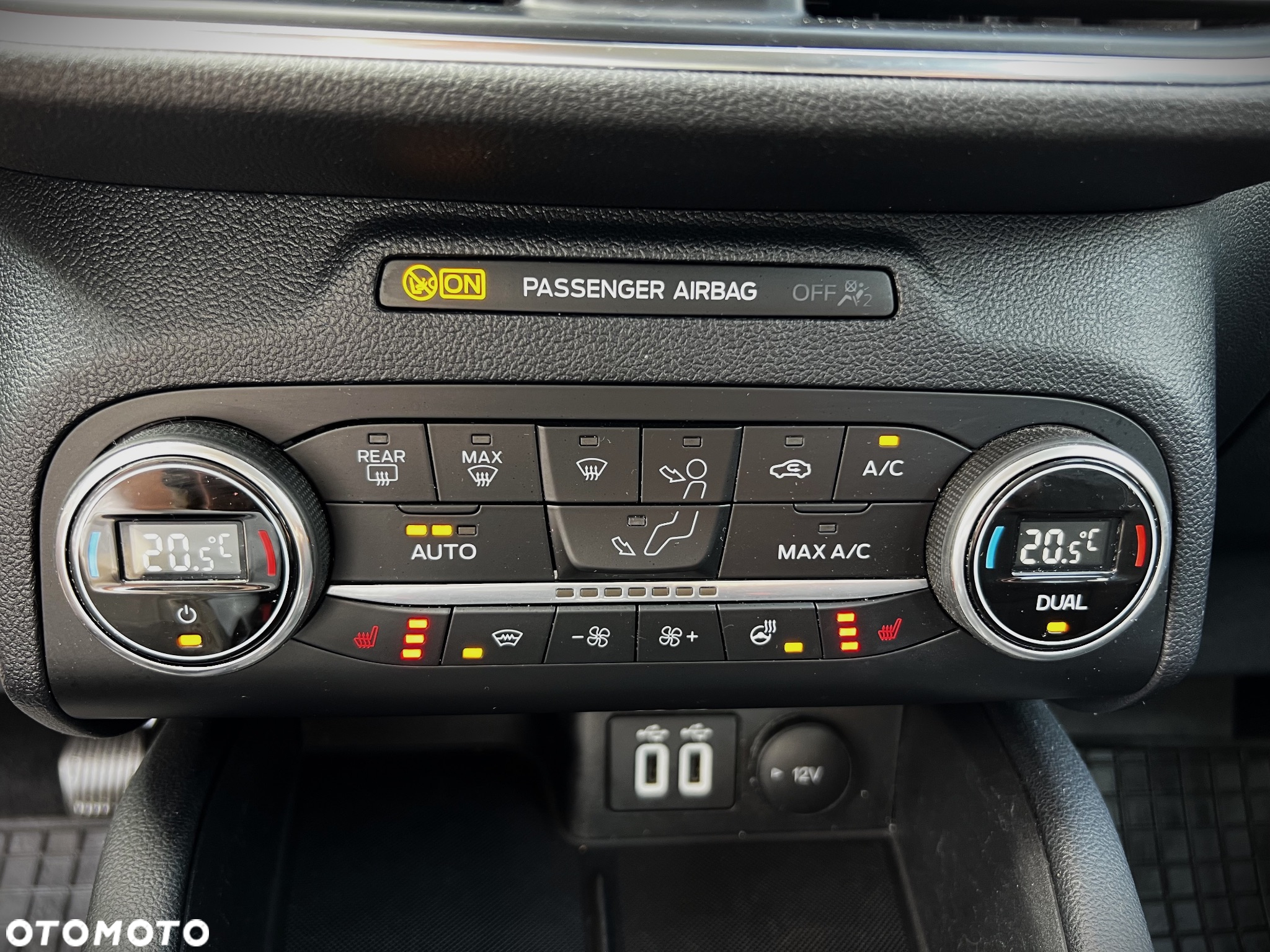Ford Kuga 1.5 EcoBoost FWD Titanium - 26