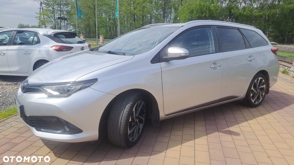 Toyota Auris - 1