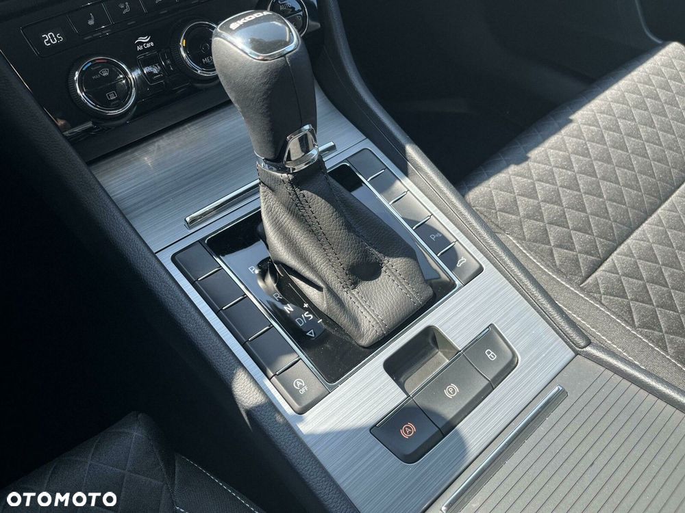 Skoda Superb 1.5 TSI Ambition DSG - 22