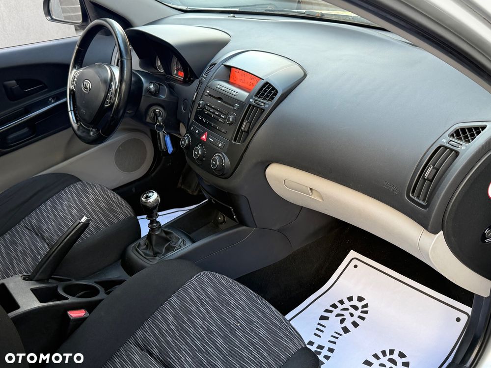Kia Ceed Cee'd 1.4 Comfort + - 5