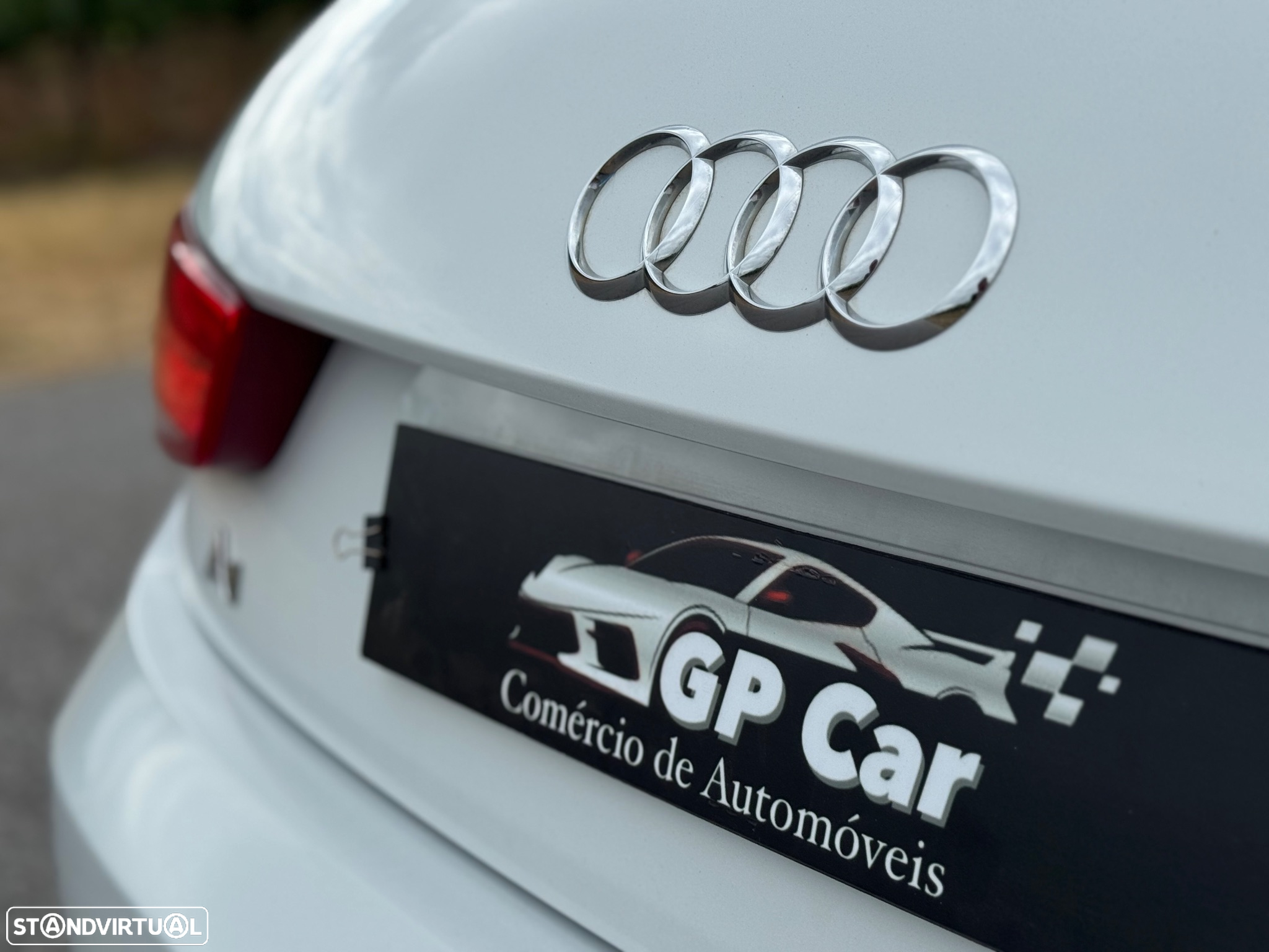Audi A1 1.6 TDI Admired S-Tronic - 11