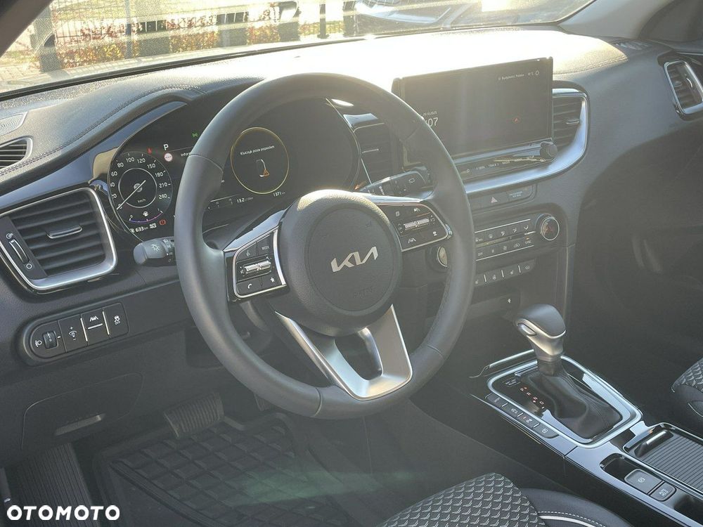 Kia XCeed 1.5 T-GDI Business Line DCT - 11