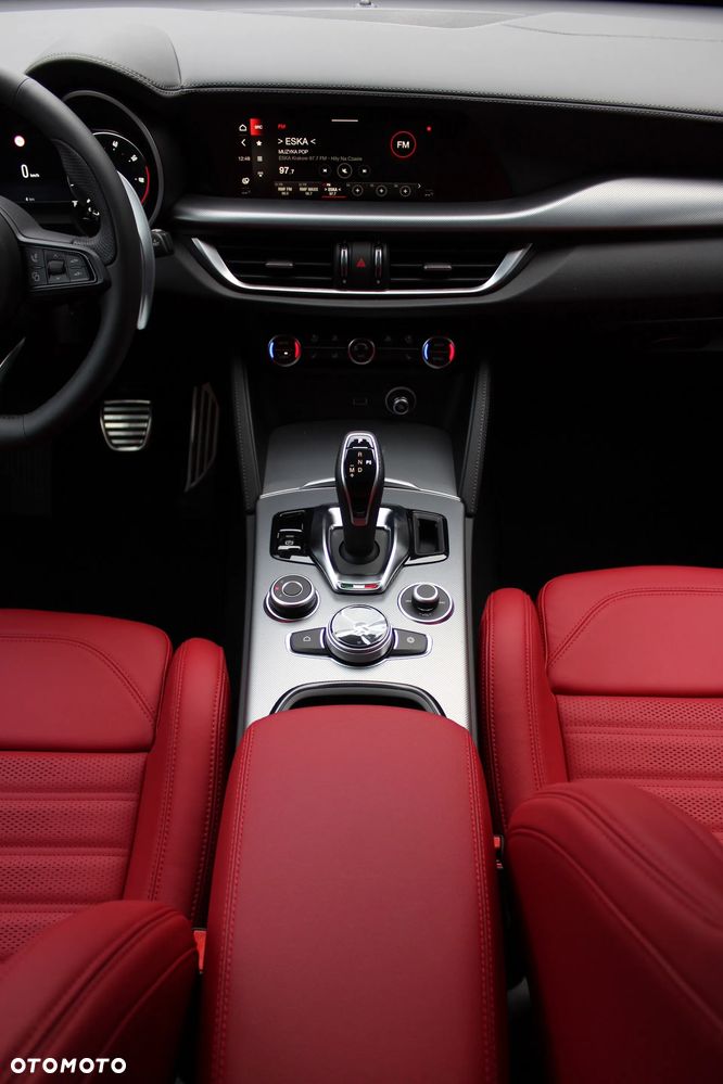 Alfa Romeo Stelvio 2.0 Turbo Veloce Q4 - 12