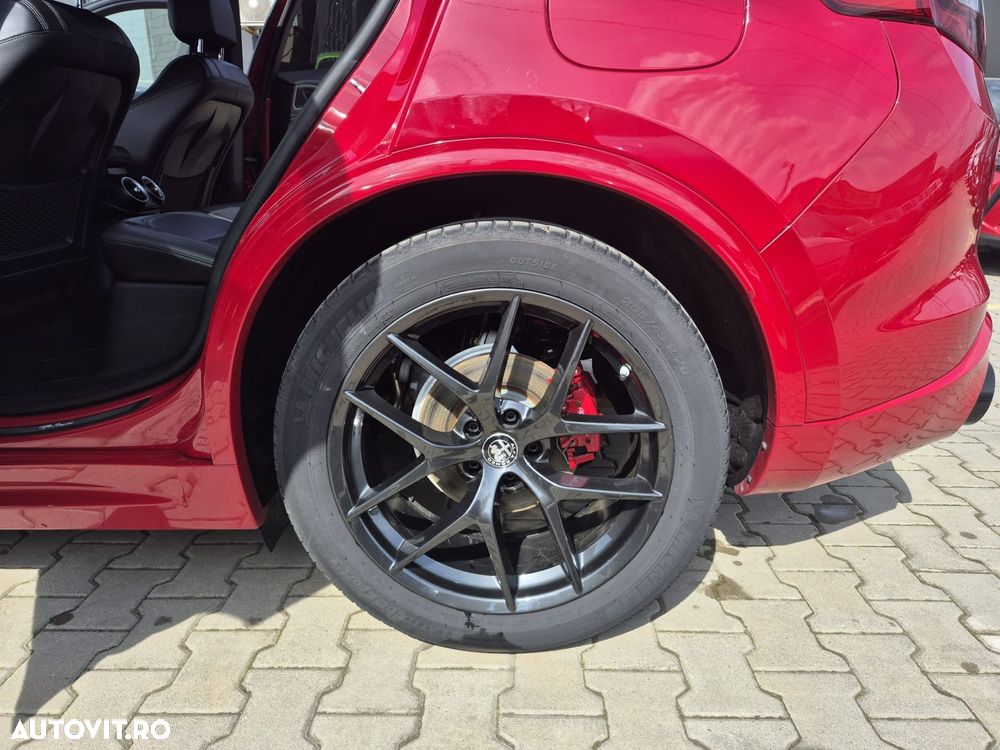 Alfa Romeo Stelvio - 20