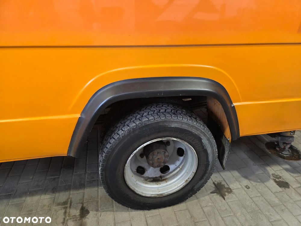 Mercedes-Benz VARIO 812D - 11