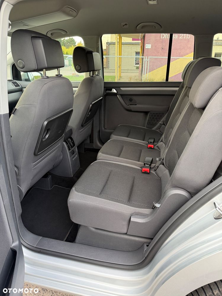 Volkswagen Touran - 30