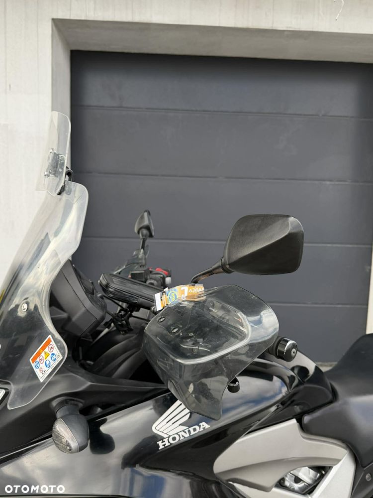 Honda VFR - 13