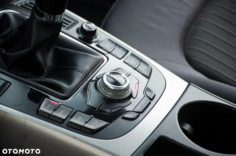 Audi A4 Limousine 2.0 TDI DPF Ambiente - 23