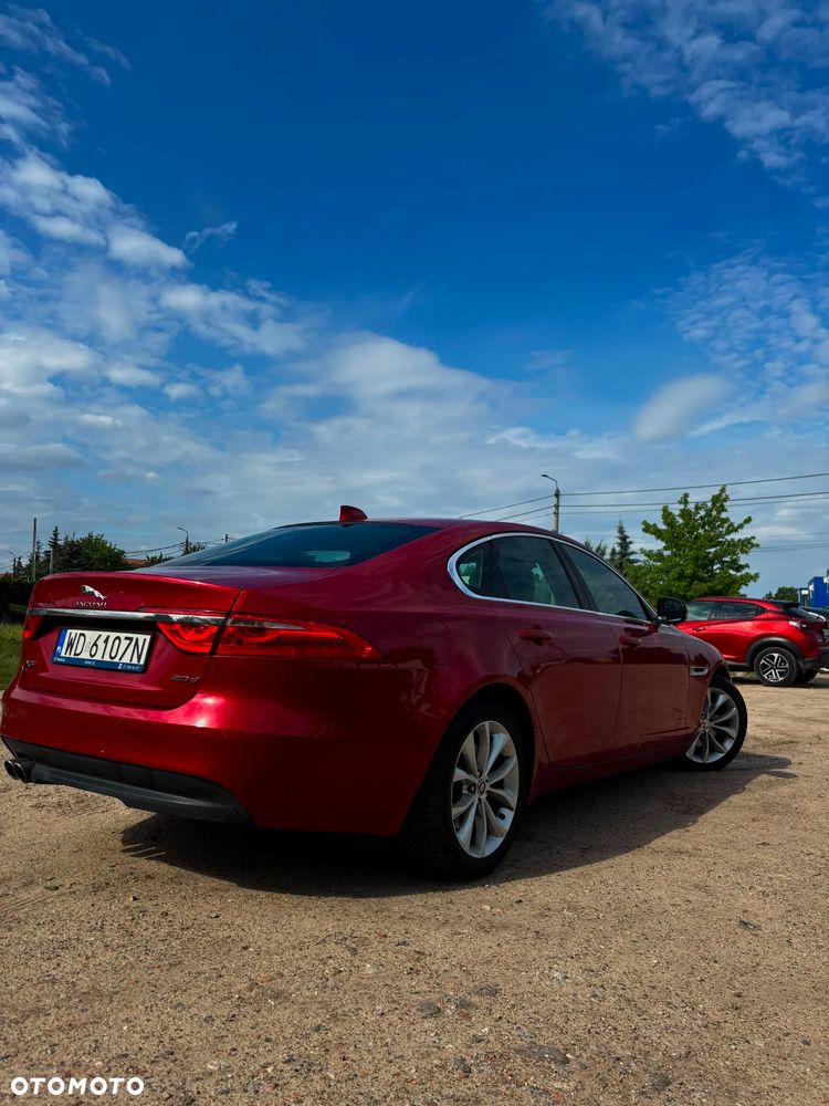 Jaguar XF 2.0 i4D AWD Prestige - 3