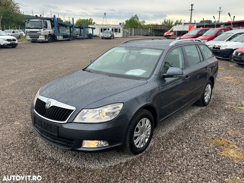 Skoda Octavia 1.6 TDI DPF Ambiente - 2