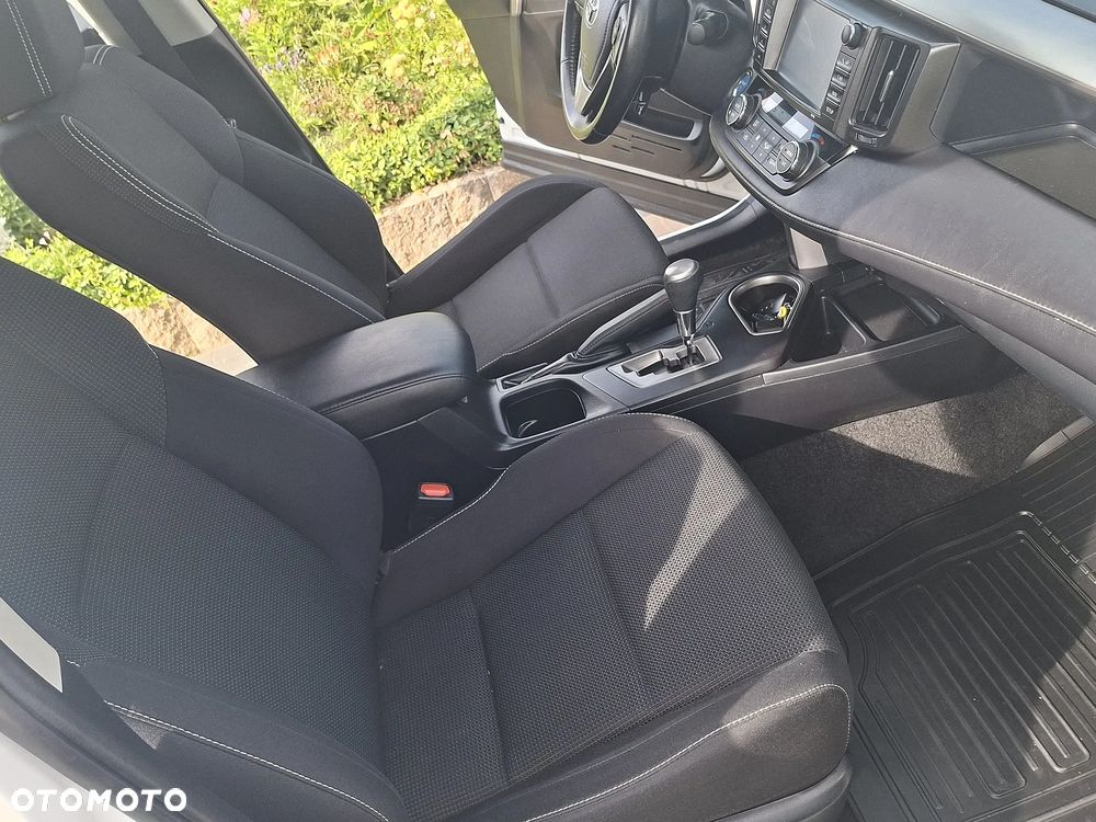 Toyota RAV4 - 23