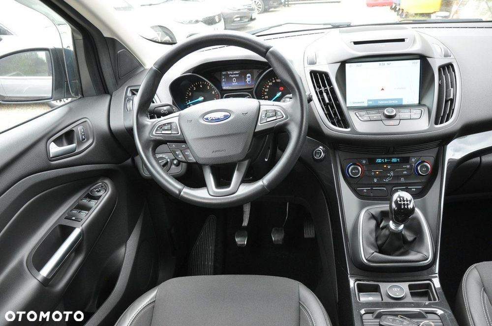 Ford Kuga 1.5 EcoBoost 2x4 Titanium - 13