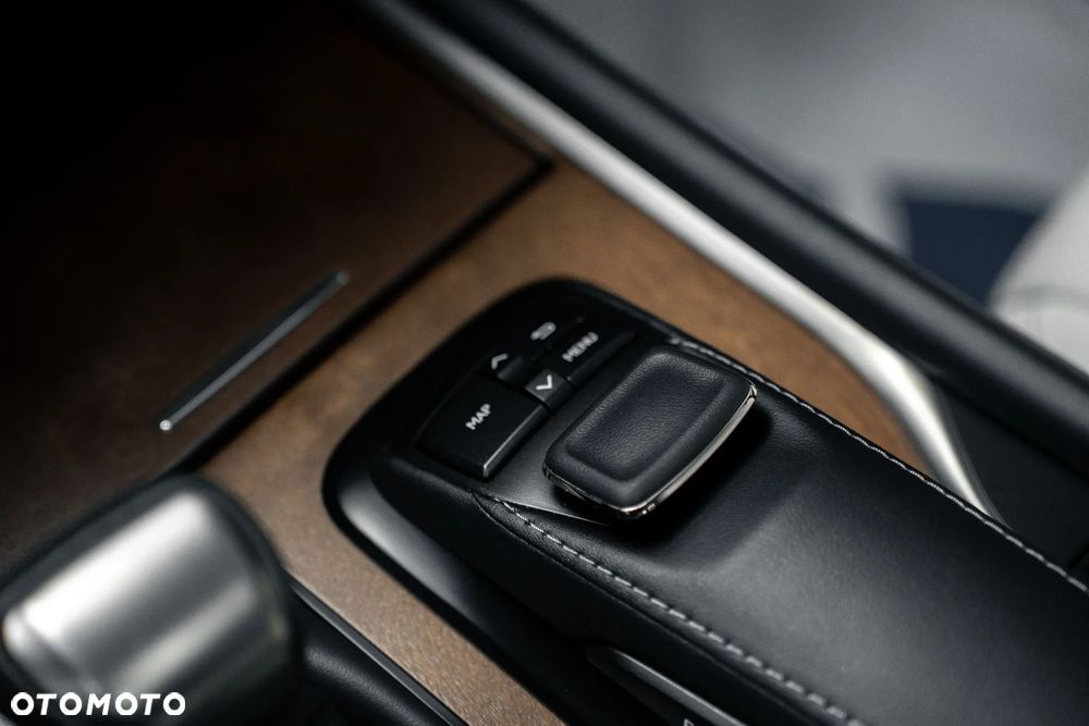 Lexus LX - 27