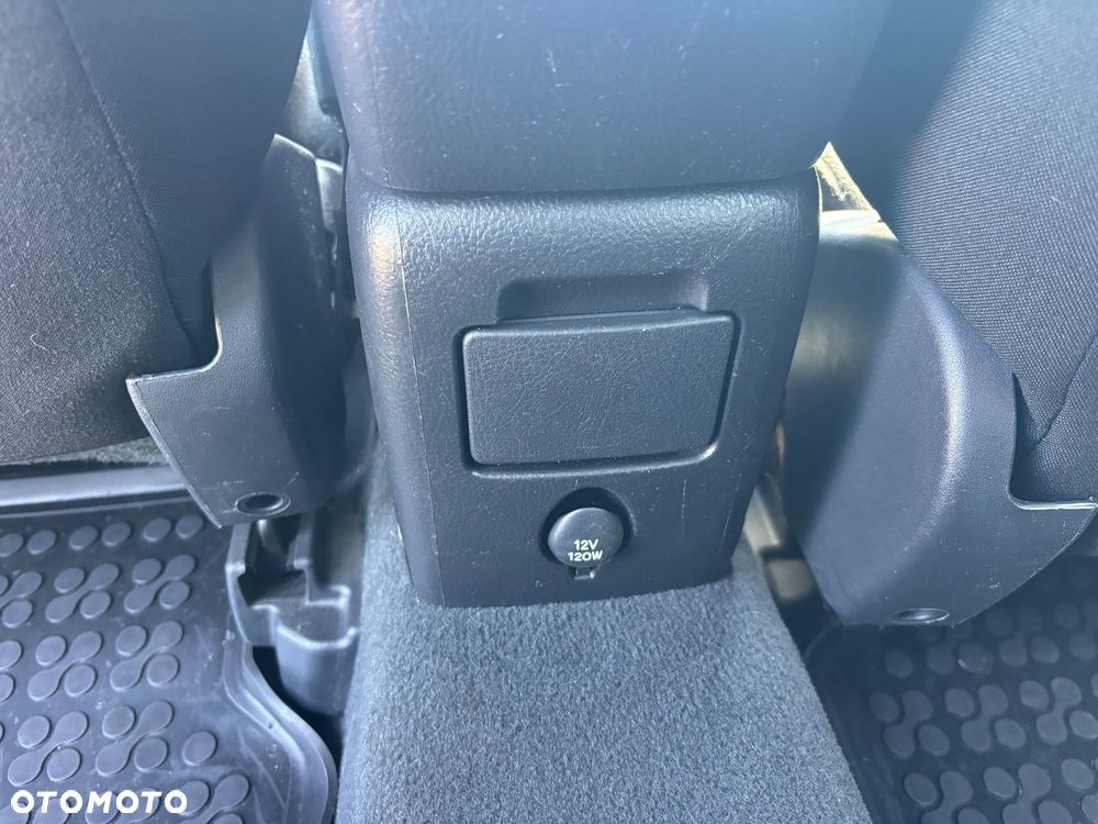 Toyota Avensis 1.8 VVT-i Combi - 28